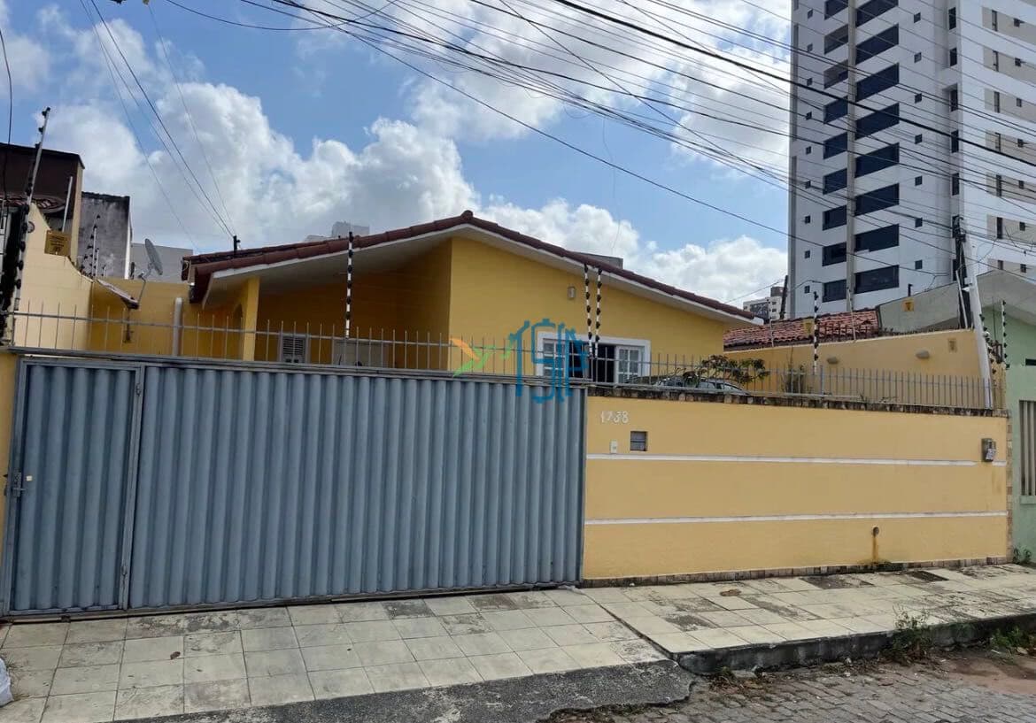 Casa Padrão / Casa padrão em Natal / Casa Padrão em rua Pública em Natal-RN / Casa no Bairro Lagoa Nova -Natal-RN
