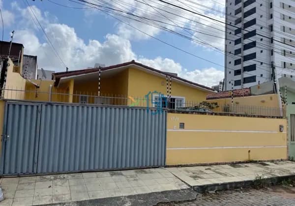 Casa Padrão / Casa padrão em Natal / Casa Padrão em rua Pública em Natal-RN / Casa no Bairro Lagoa Nova -Natal-RN