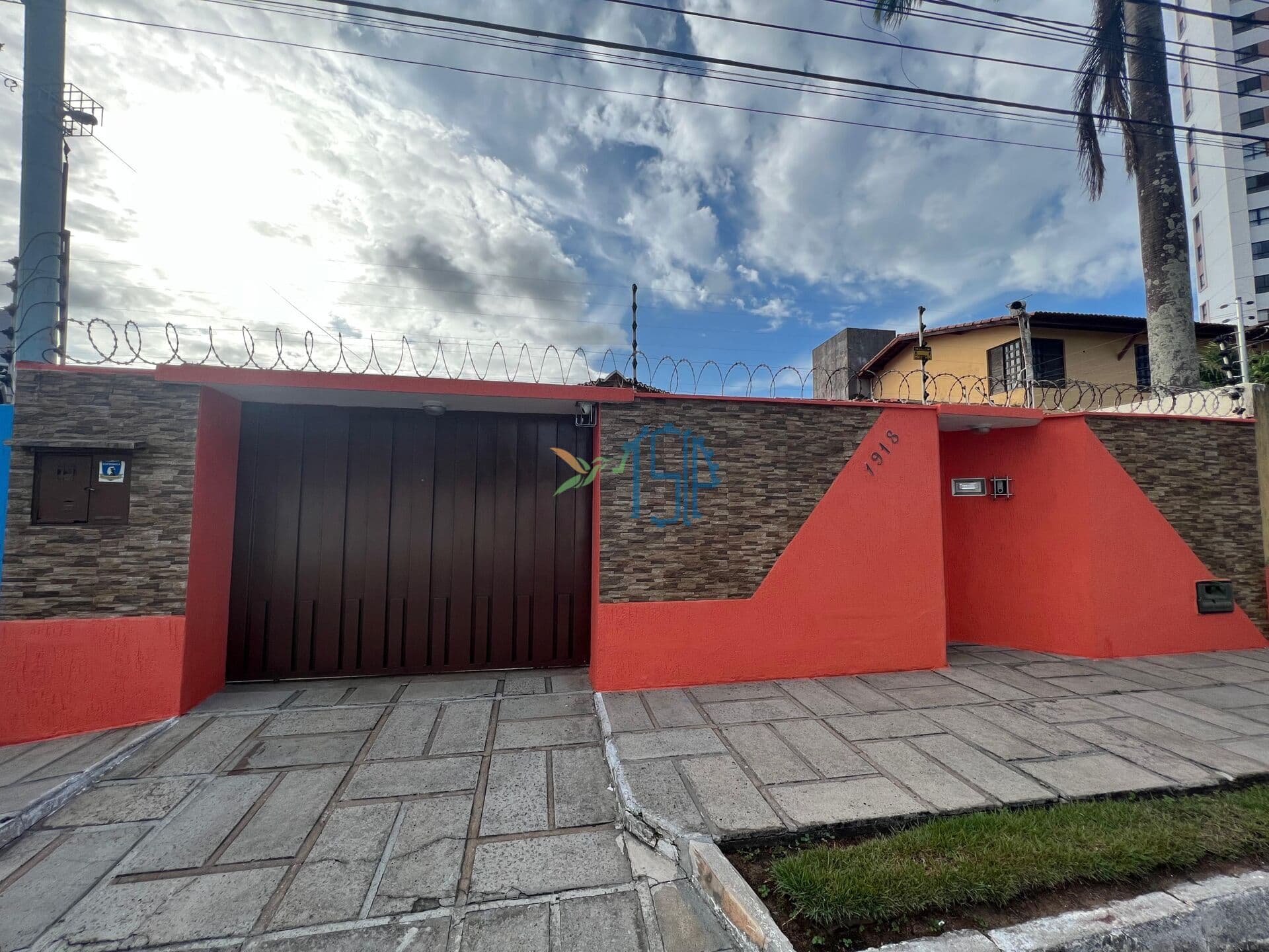 CASA DE RUA PUBLICA EM CAPIM MACIO / CASA COM 3 SUITES EM CAPIM MACIO / CASA EM NATL