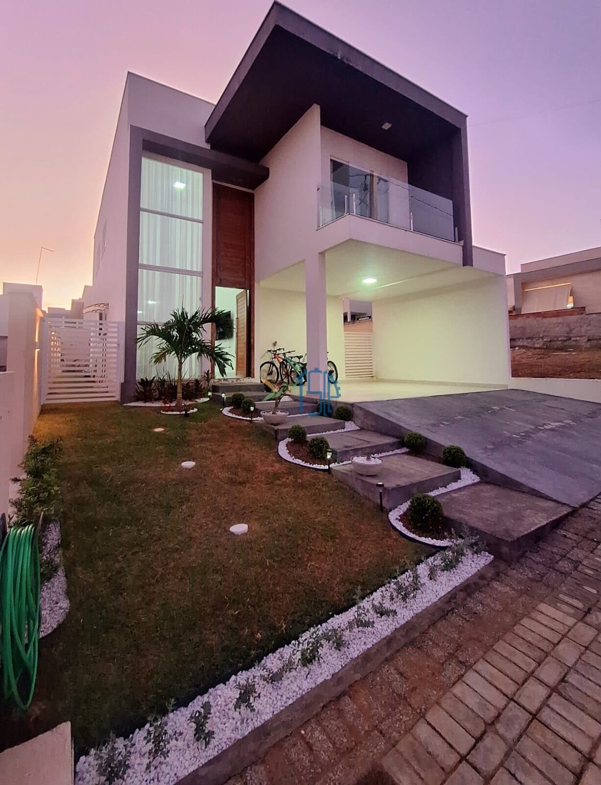 Casa Duplex/ Condomínio Monte Carlo/ Natal