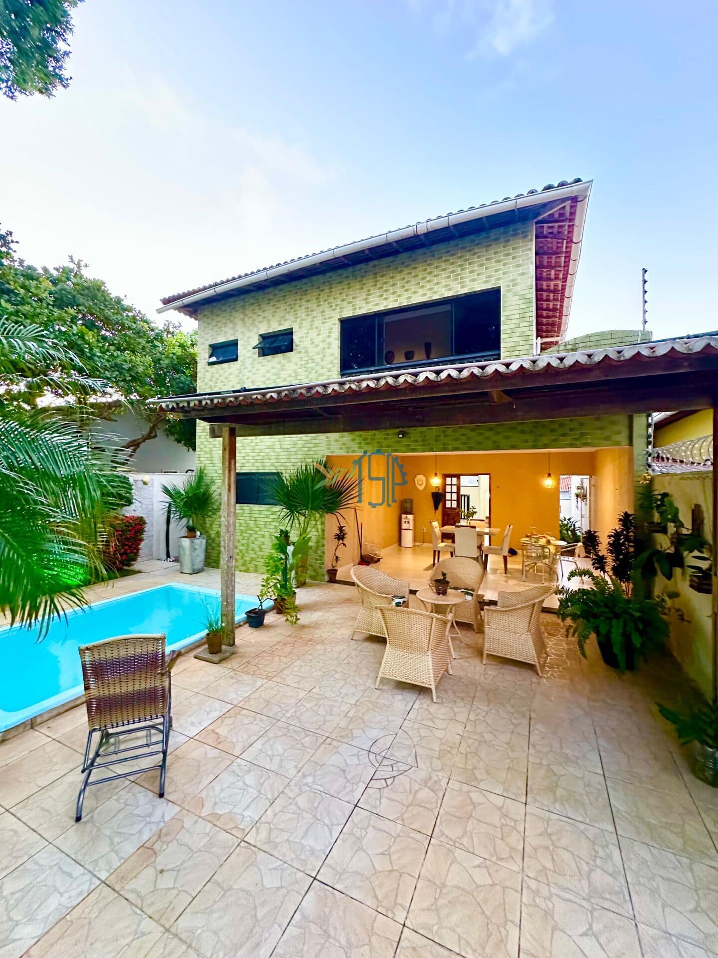 Casa Padrão/VENDO ou ALUGO – Casa incrível com piscina no coração de Cidade Verde!