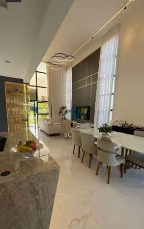 Casa em Condomínio/Vendo excelente casa duplex, moderna e espaçosa, com aproximadamente 304 m' de área construída