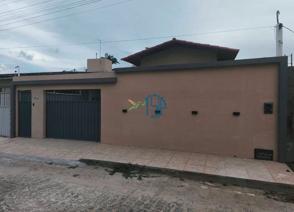 Casa Padrão / Casa Em Parnamirim/ Casa padrão no bairro Emaús - Parnamirim/ Casa padrão em rua pública /