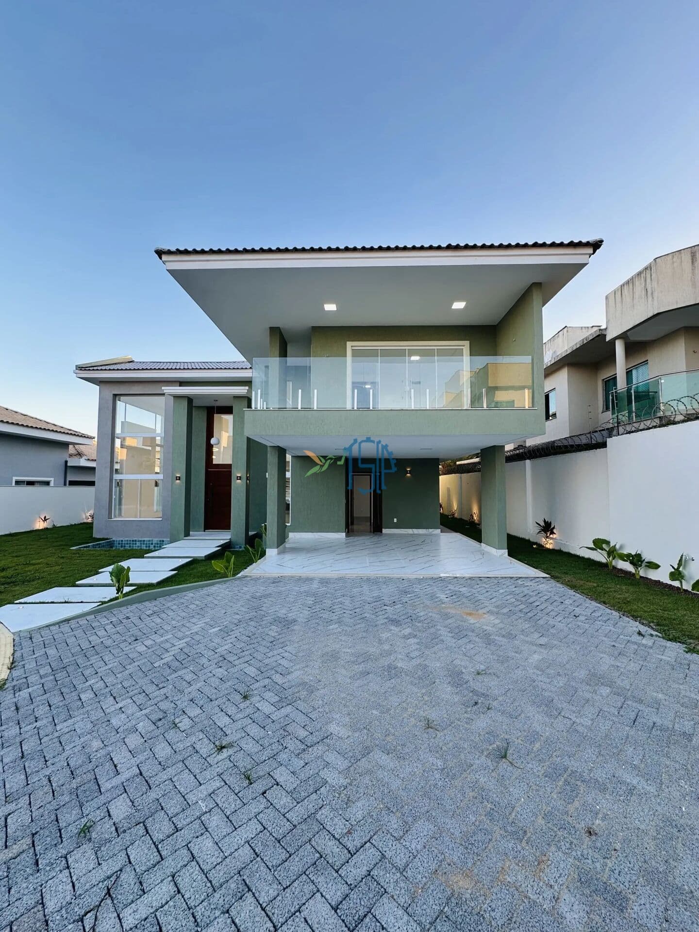 OPORTUNIDADE / CASA DUPLEX EM PARNAMIRIM / CASA DUPLEX EM CONDOMÍNIO FECHADO/ DUPLEX PADRÃO EM PARNAMIRIM