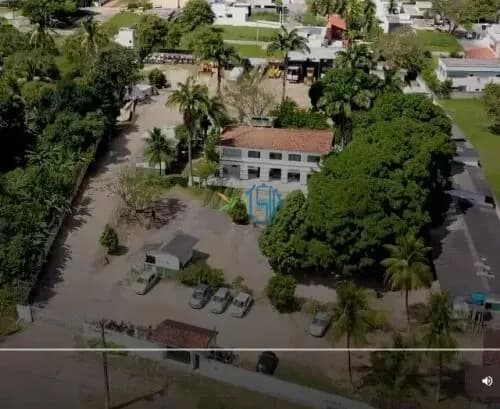 Indústria/Área comercial na marginal da BR 304 recém duplicada com terreno de 7.945m2 e área construída de 1.195m2 . Fica a 7 minutos do centro de Macaíba;