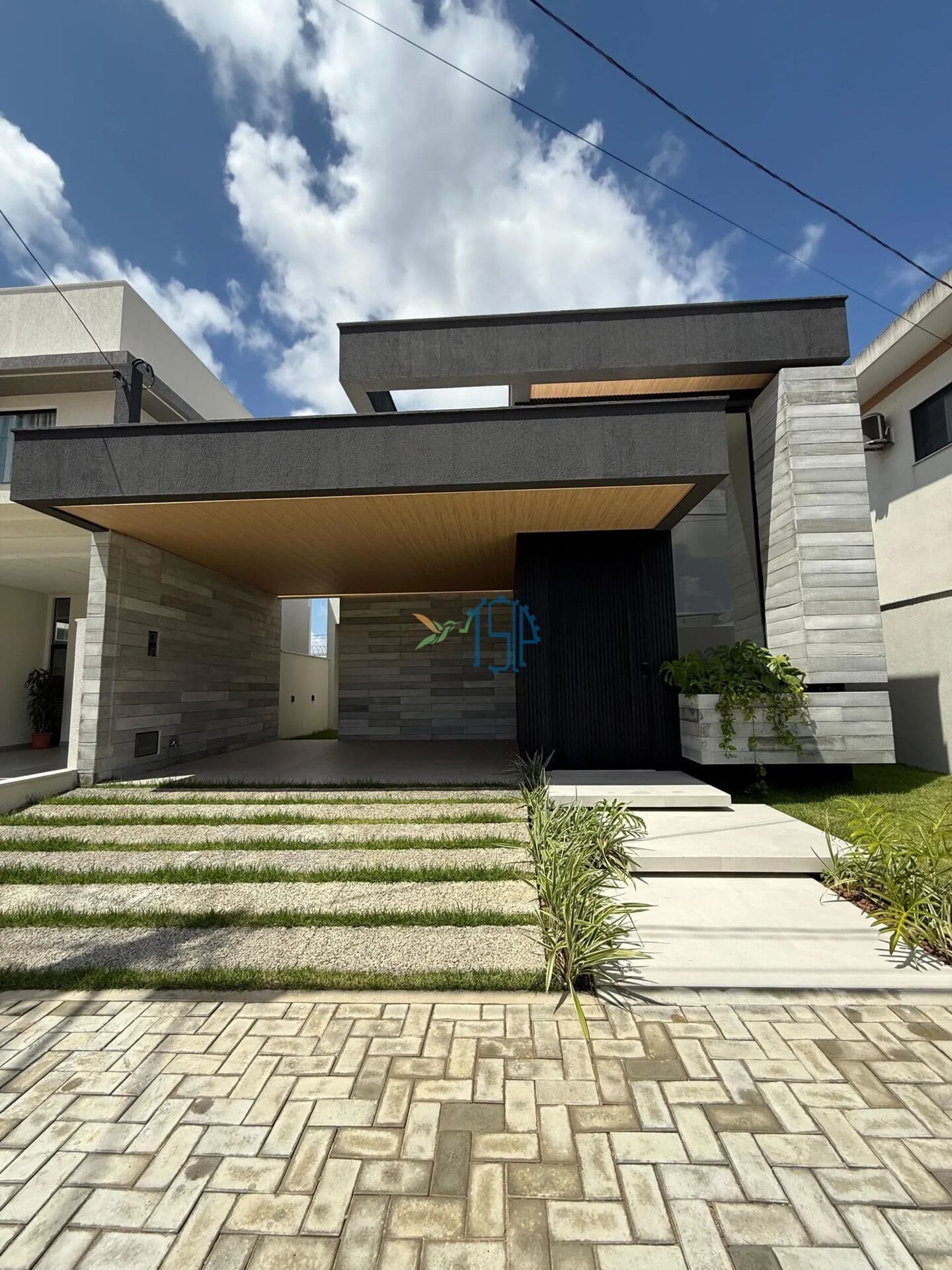 OPORTUNIDADE / CASA EM PARNAMIRIM / CASA EM CONDOMÍNIO FECHADO/ CASA PADRÃO EM PARNAMIRIM