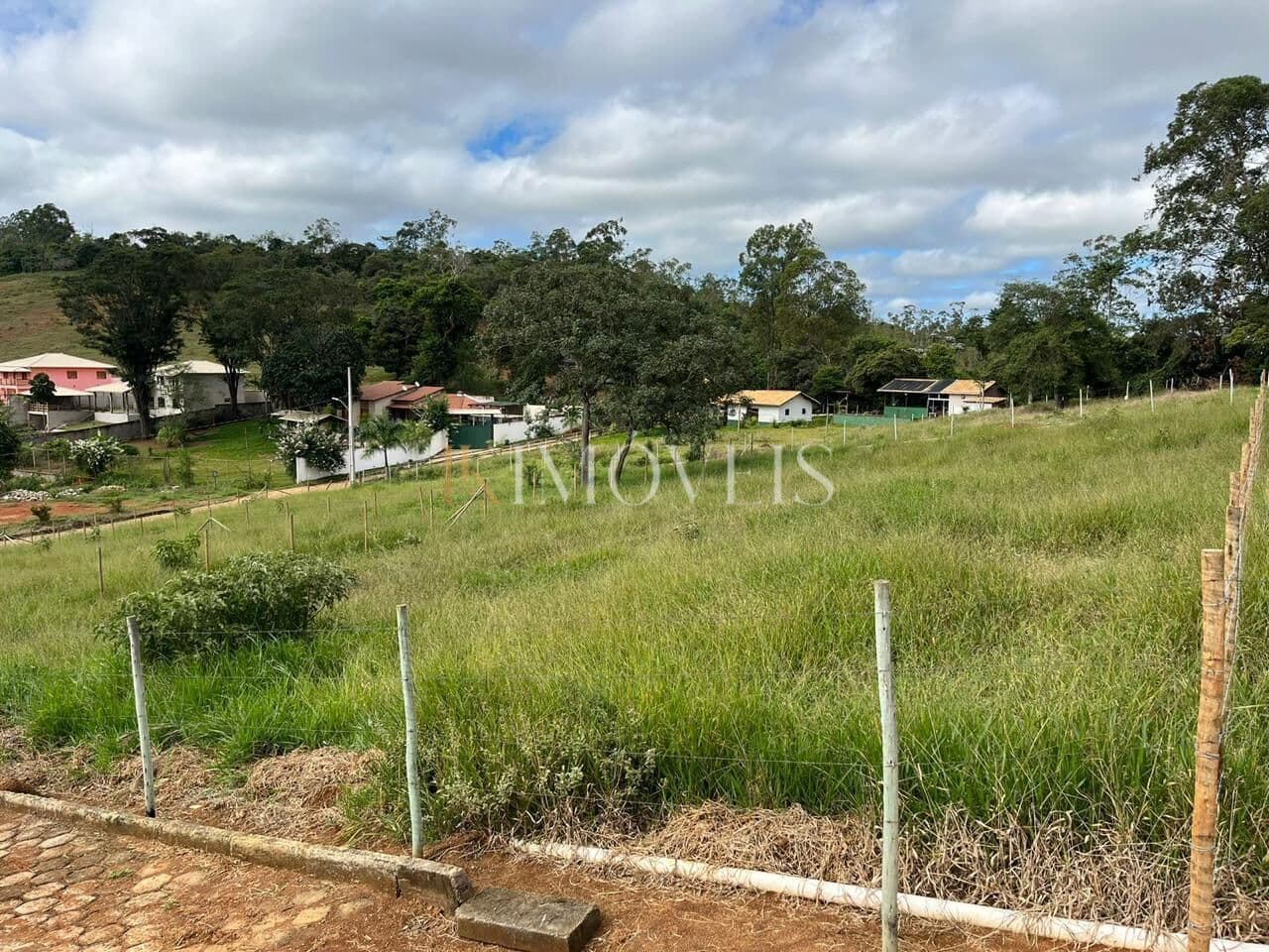 Lote/Terreno em São Domingos do Prata - Centro