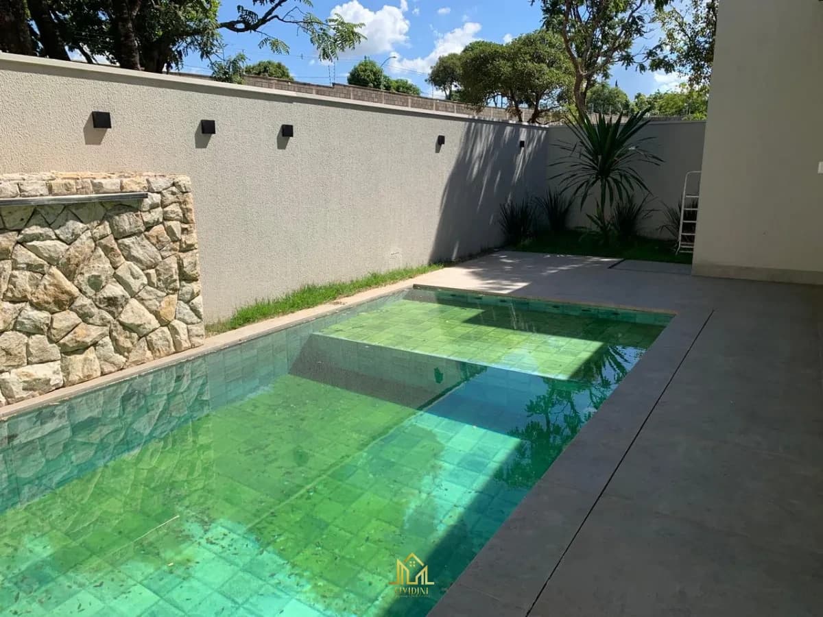 Casa à venda no bairro Jardim Botânico em Uberlândia/MG