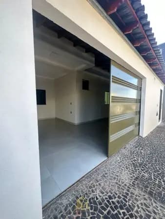 Sobrado à venda no bairro Santa Mônica em Uberlândia/MG