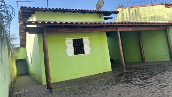 Casa à venda no bairro Jardim das Palmeiras em Uberlândia/MG