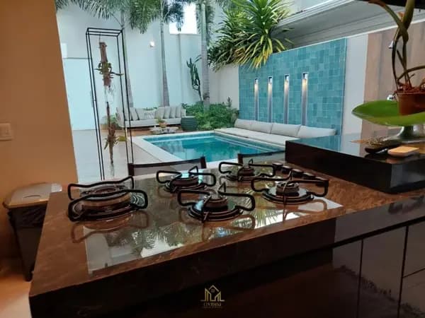 Casa à venda no bairro Nova Uberlândia em Uberlândia/MG