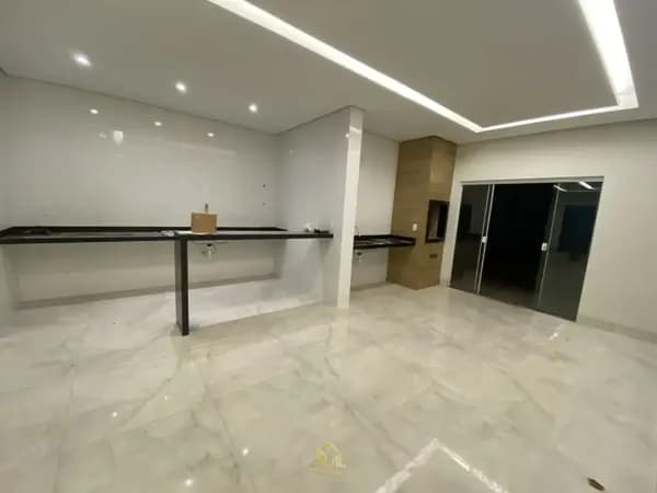 Sobrado à venda no bairro Grand Ville em Uberlândia/MG