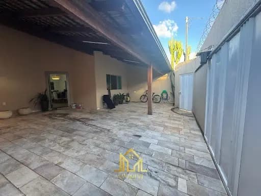 Casa à venda no bairro Jardim Patrícia em Uberlândia/MG