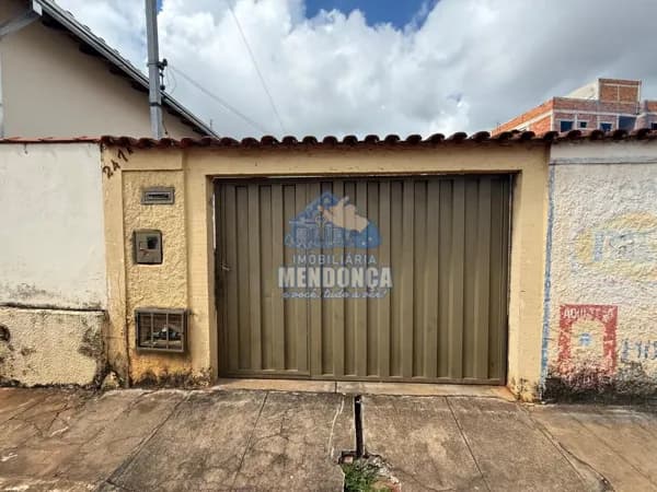 Casa em Três Pontas - Centro