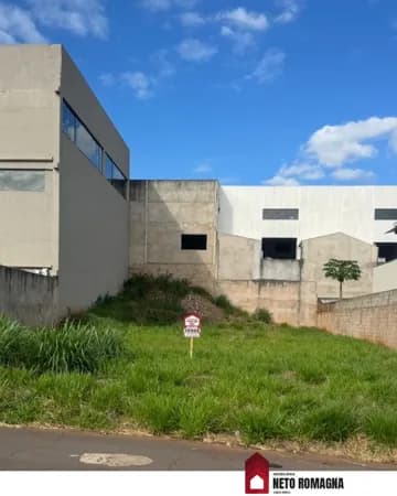 Dois terrenos com ótima topografia