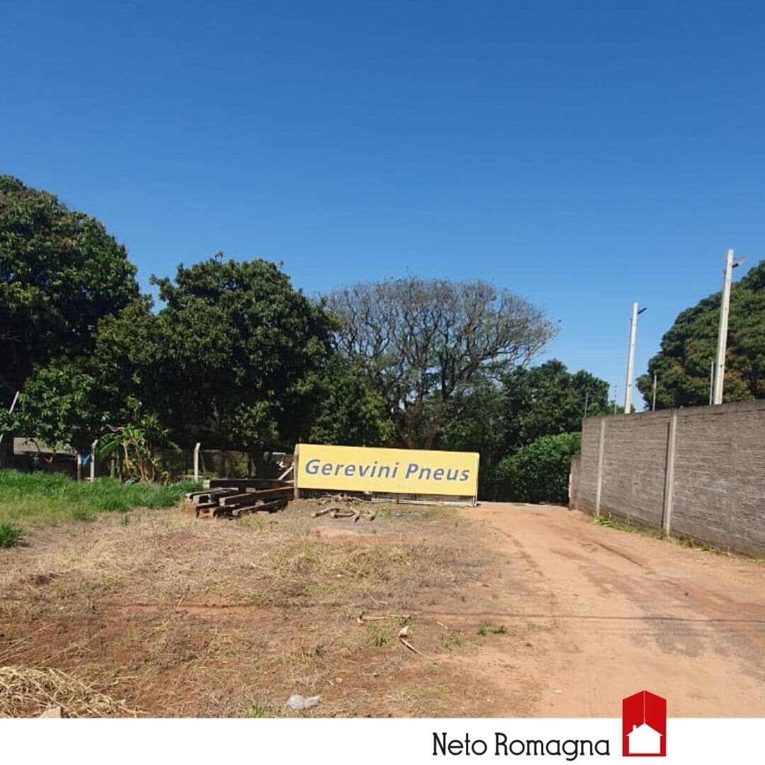 Terreno com 8.013,64 m²