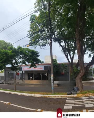 Imóvel comercial com 30 suítes