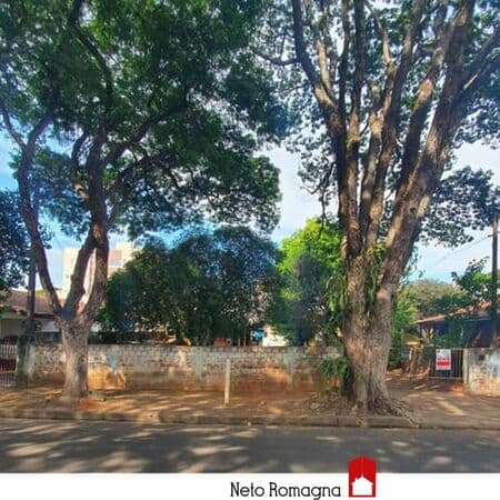 Terreno com 490m²