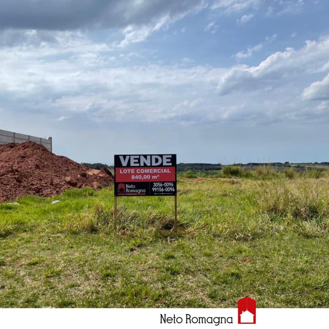Terreno comercial com 840m²