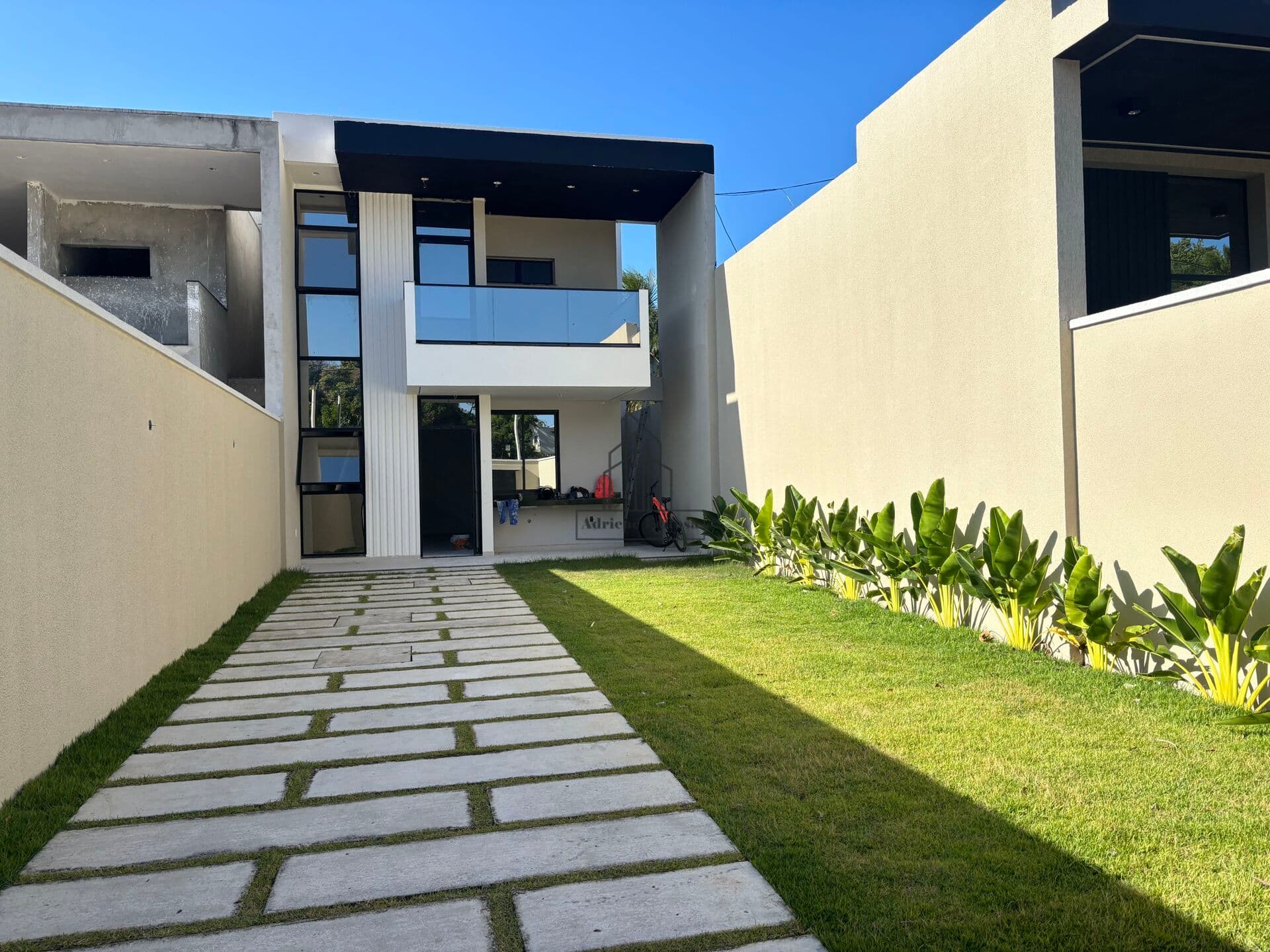 Casa duplex no bairro Coité
