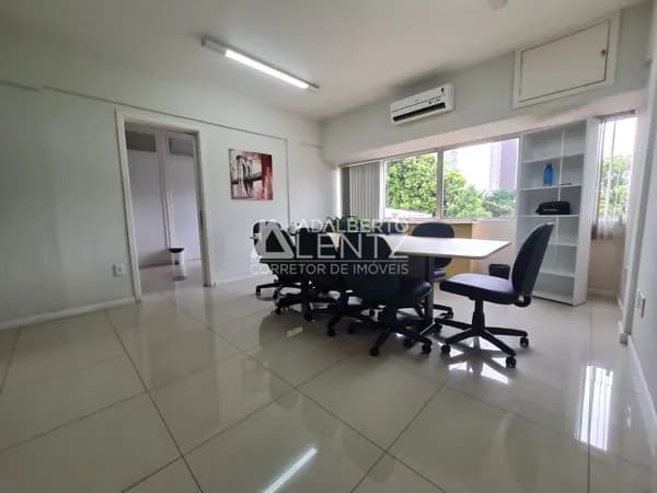 Sala comercial no Bairro Rio Branco em Novo Hamburgo com 131,42 m²