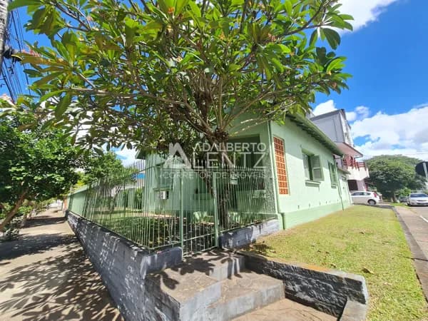 Casa Plana no bairro Pátria Nova em Novo Hamburgo com 3 dormitórios
