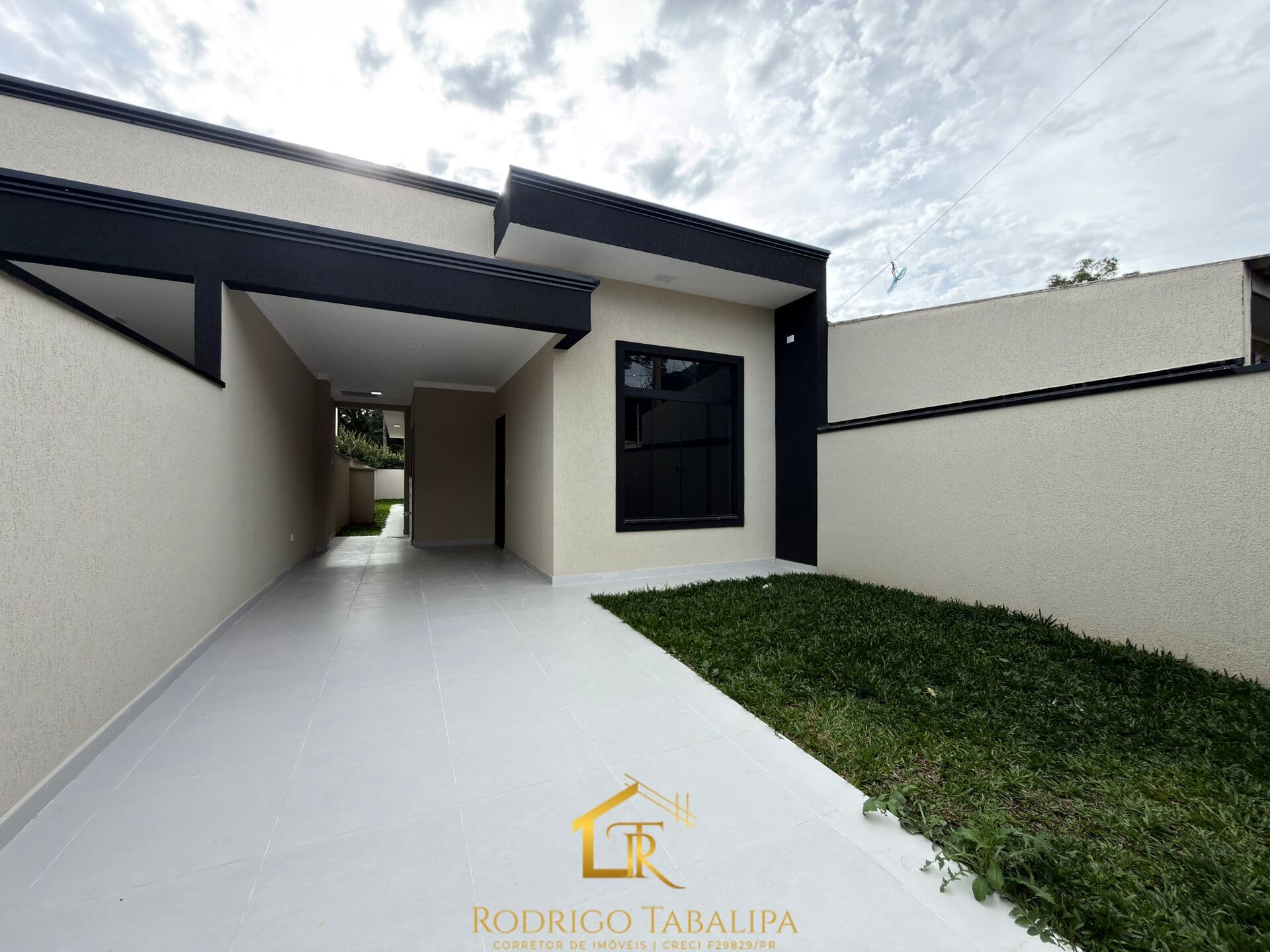 Casa com espaço de terreno, 3 quartos 1 suite, Bairro Iná, São José dos Pinhais/PR