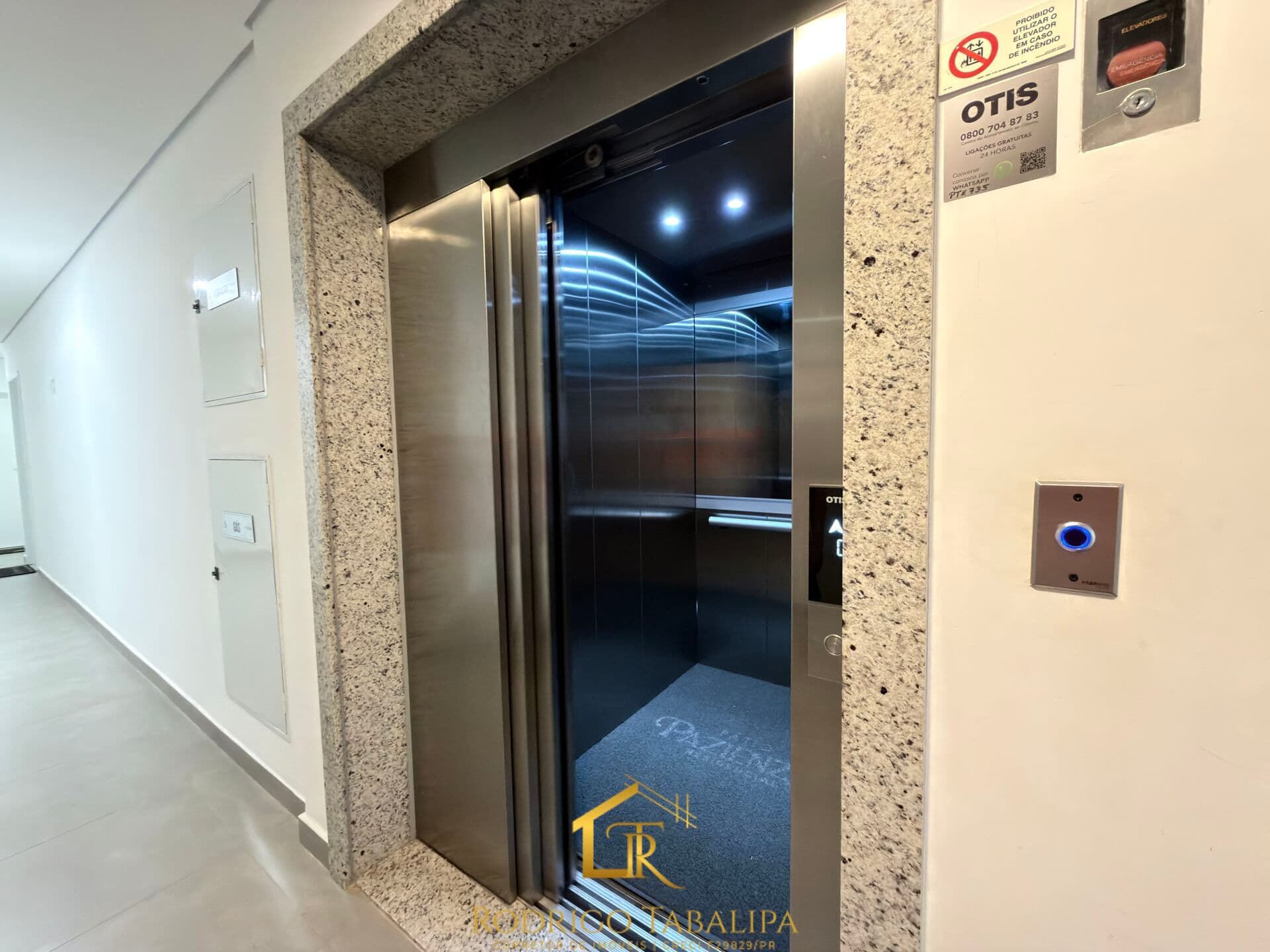 Apartamento Semi Mobiliado | 2 Dormitórios | Sacada com Churrasqueira, Boqueirão, Curitiba