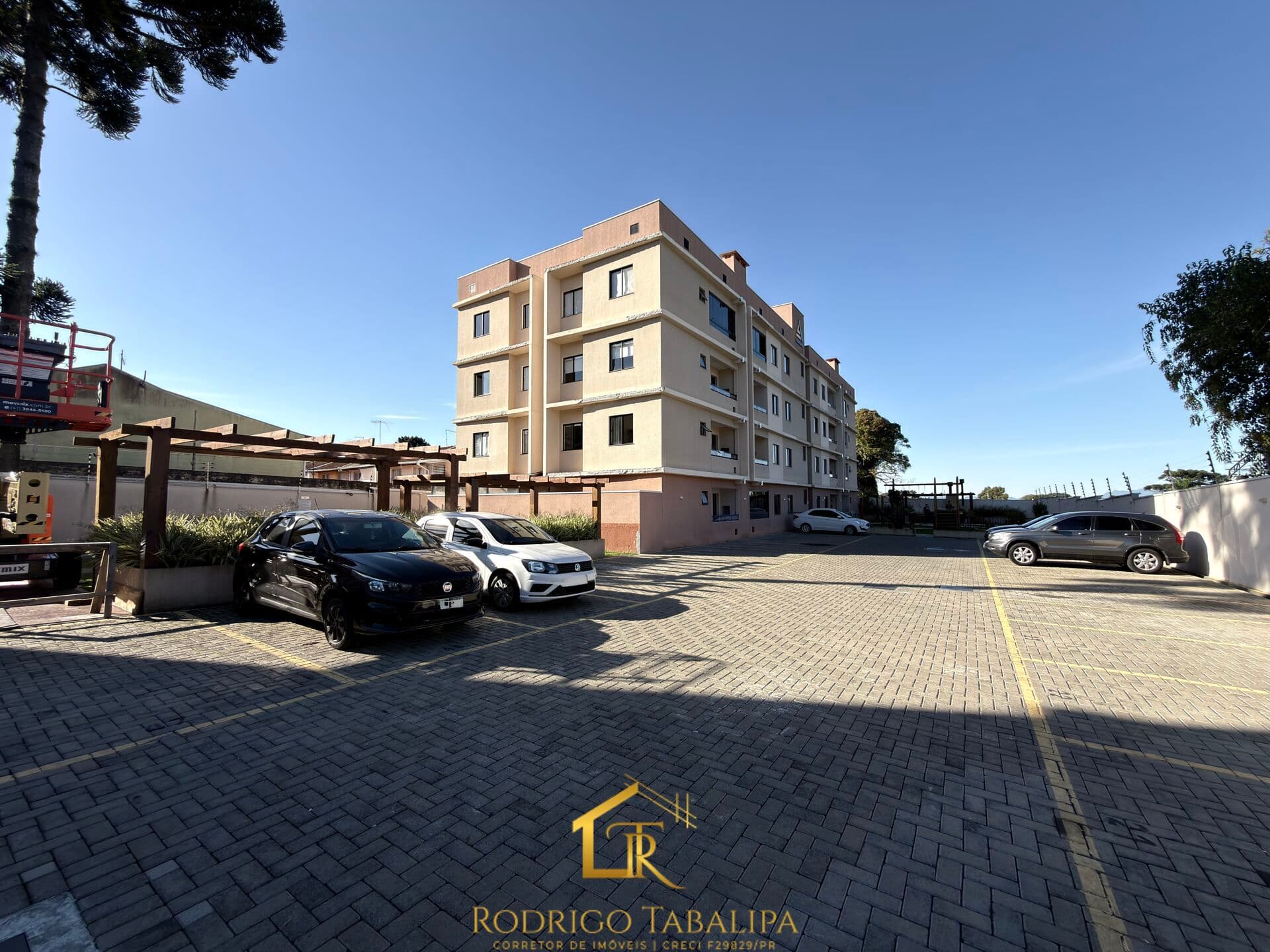 Apartamento Semi Mobiliado | 2 Dormitórios | Sacada com Churrasqueira, Boqueirão, Curitiba