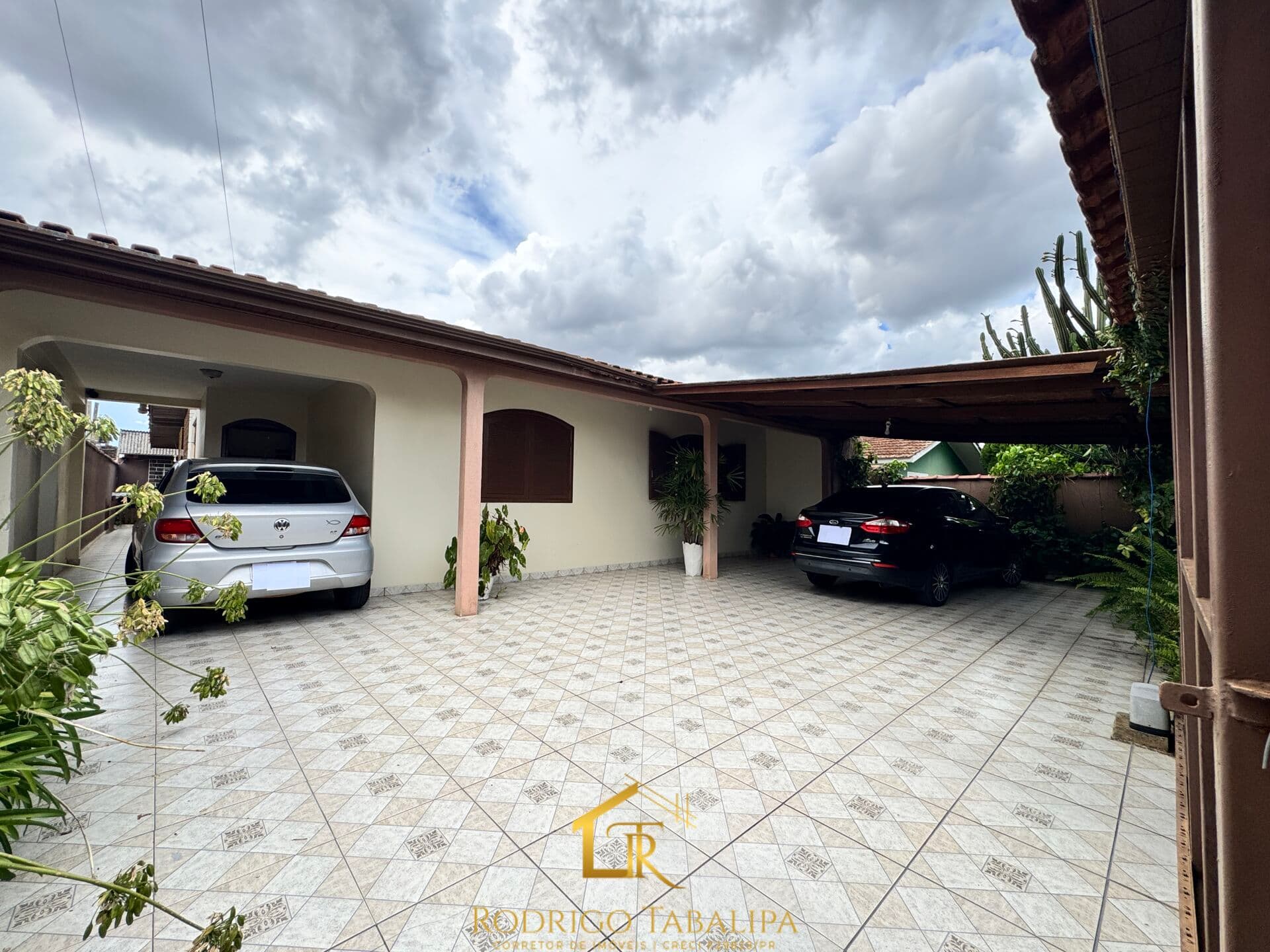 Terreno com 2 casas em alvenaria, Sítio Cercado, Curitiba/PR