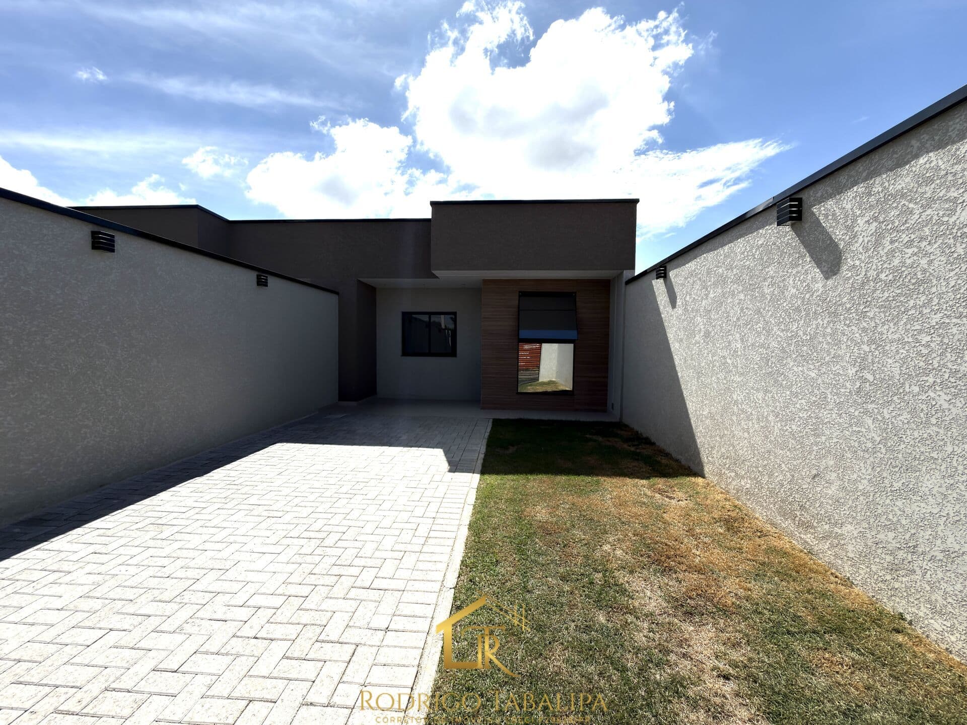 Casa 3 quartos, espaço de terreno, Barro Preto, São José dos Pinhais/PR