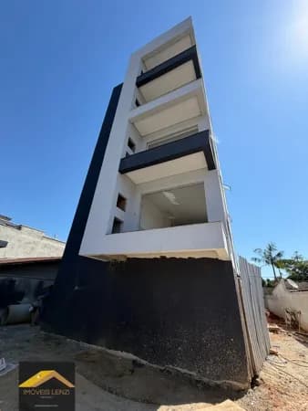 Apartamento com 02 dorm., sacada com churrasqueira e elevador- João Costa Joinville.