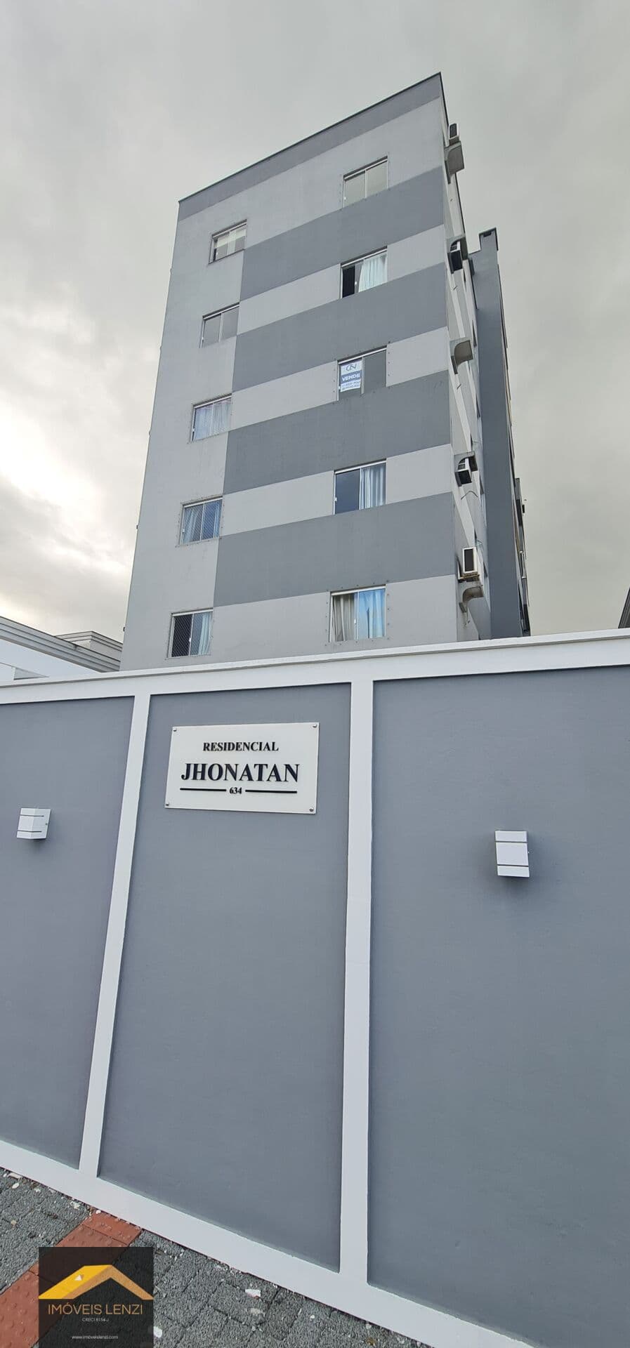 Apartamento com 02 dorm., elevador e salão de festas Vila Nova Joinville