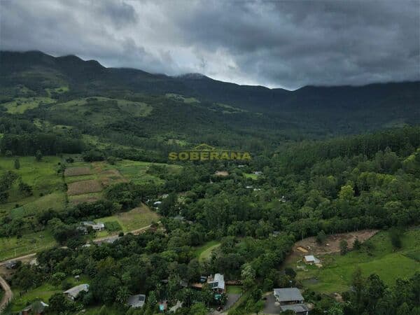 Fazenda/Sítios/Chácaras em Maquiné - Centro