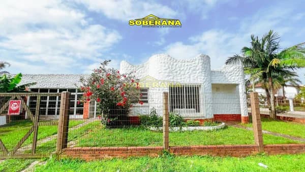 Casa a 200 metros da beira mar!