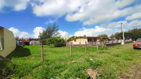 Terreno próximo ao mar!!!