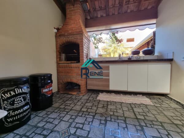 Casa com 2 Quartos e Suíte no Bairro Jardim Amanda em Hortolândia, SP.
