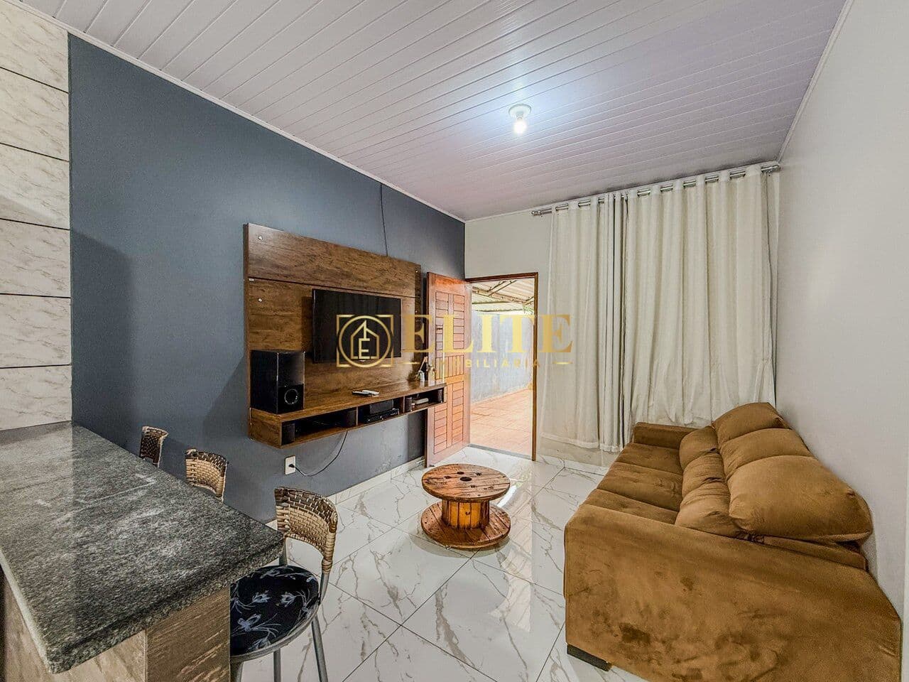 Casa disponível para VENDA.