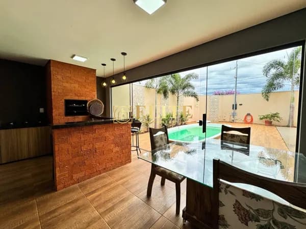 Casa disponível para VENDA.