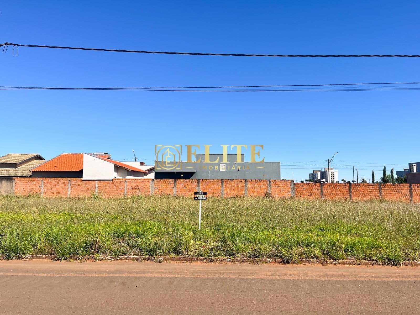 Terreno na Avenida das Andorinhas.