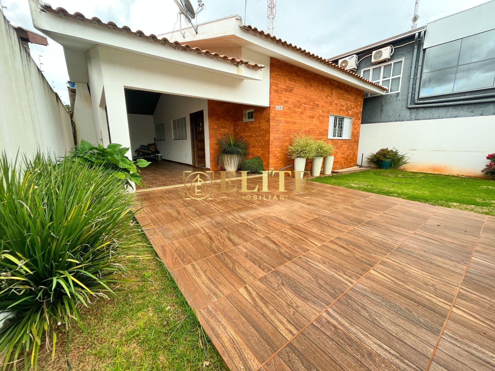Casa à VENDA no Centro.