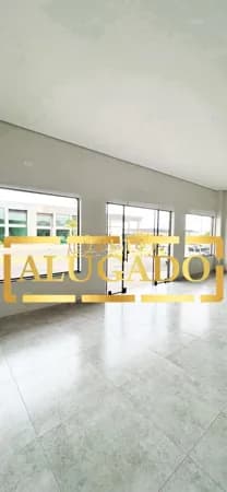 Ponto comercial disponível para locação, com excelente localização e fácil acesso.