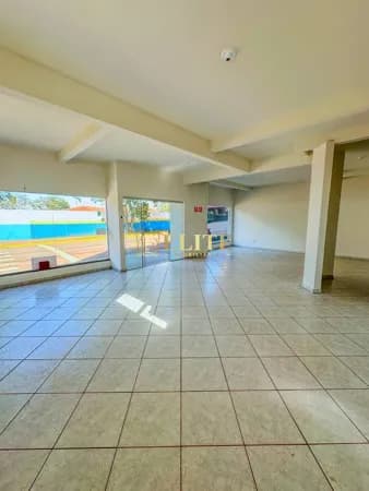Sala Comercial! Disponível para locação.