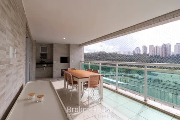 Apartamento na Granja Julieta