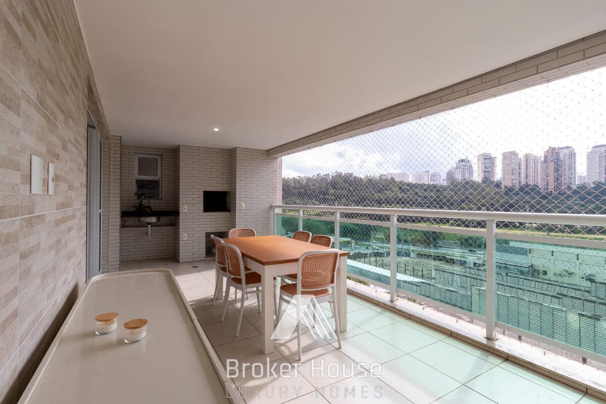 Apartamento na Granja Julieta