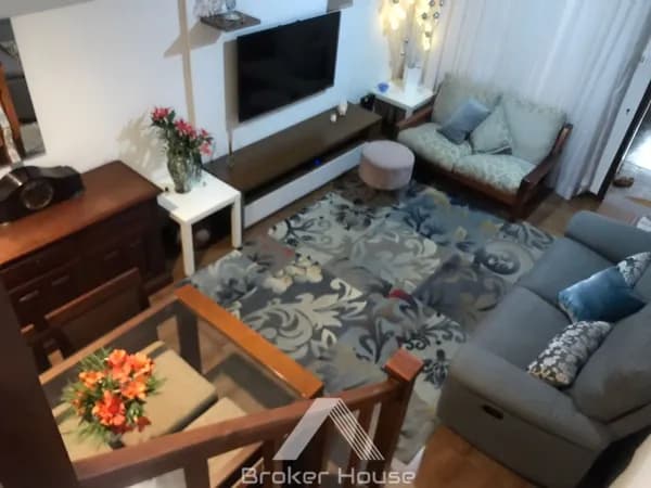 Casa Padrão na Vila Cruzeiro / Granja Julieta