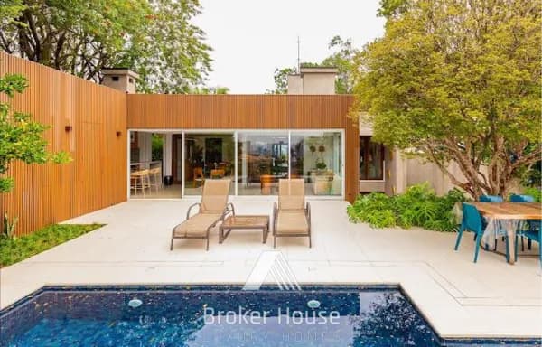 Casa em rua fechada, com 608 m², 3 quartos, sendo 3 suítes, à venda no bairro Jardim Guedala.