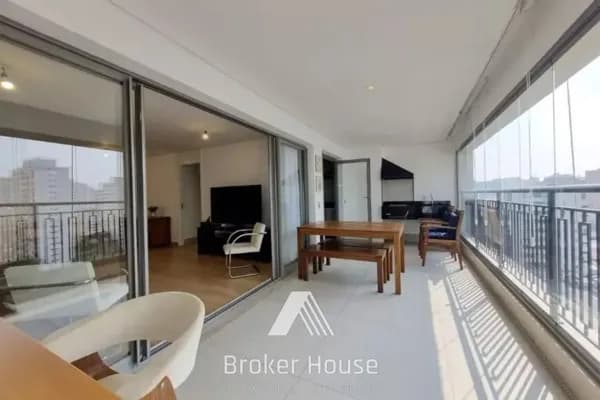 Apartamento em Moema