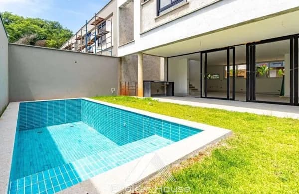 Linda Casa em Condomínio no Alto da Boa Vista