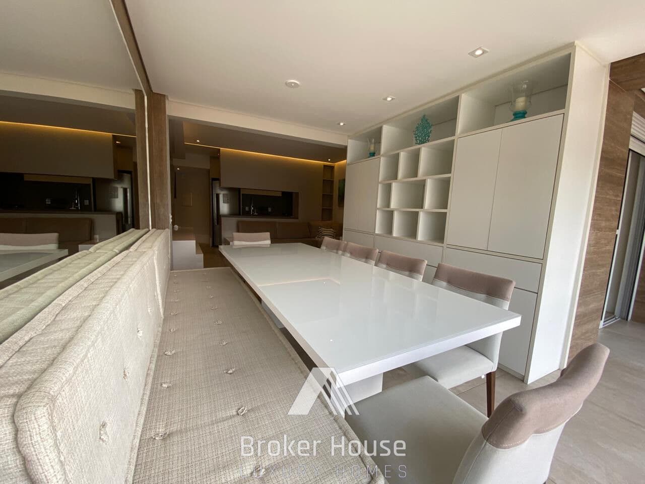 Apartamento com 80 m², 2 quartos sendo 1 suíte à venda no bairro Itaim Bibi.